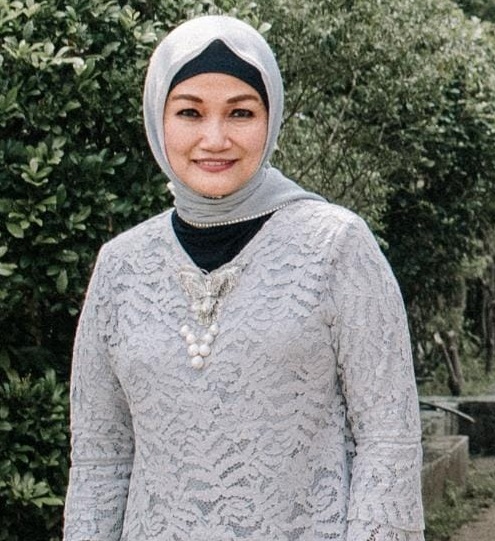 Tri K. Agustiningsih sbg Bendahara